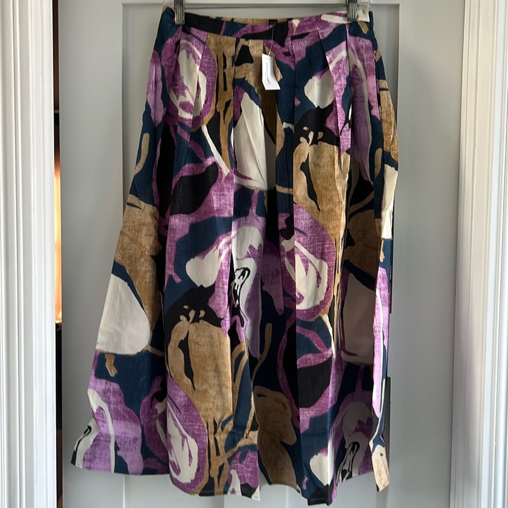 BR factory POPLIN PLEATED MIDI SKIRT NWT.